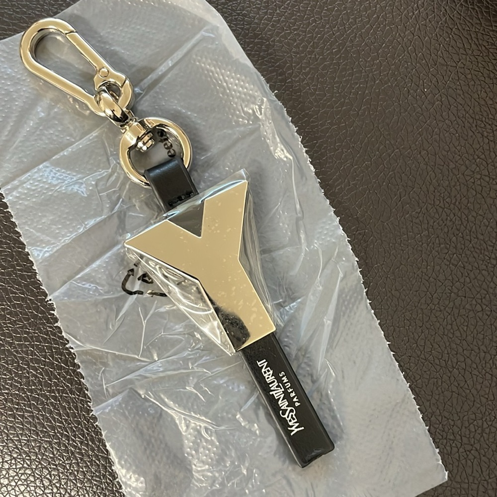 YSL - Picture 2 of 7